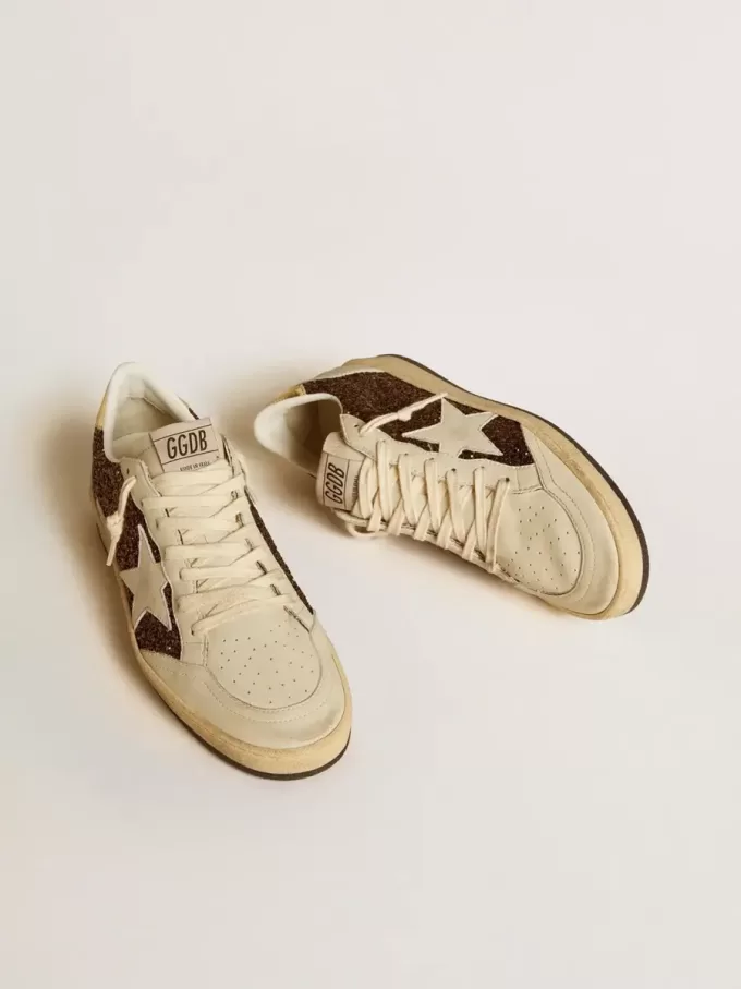 Damen-Sneaker „Ball Star” in Glitzeroptik mit Lederstern und metallischer Lederlasche am Fersenbereich Damen-Sneaker „Ball Star” in Glitzeroptik mit Lederstern und metallischer Lederlasche am Fersenbereich