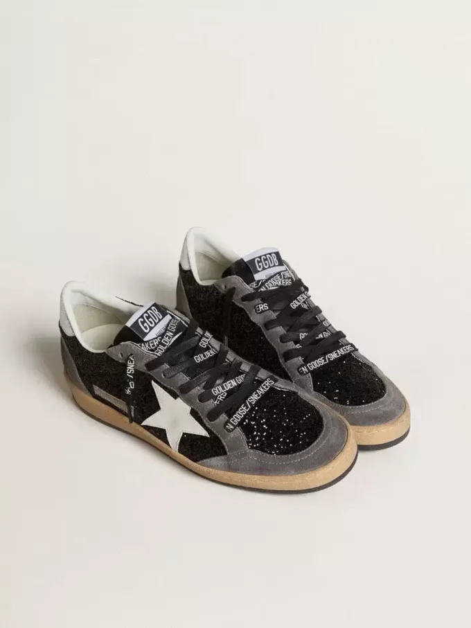 Damen-Sneaker „Ball Star” in Glitzeroptik mit Lederstern und metallischer Lederlasche am Fersenbereich Damen-Sneaker „Ball Star” in Glitzeroptik mit Lederstern und metallischer Lederlasche am Fersenbereich
