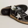 Damen-Sneaker „Ball Star” in Glitzeroptik mit Lederstern und metallischer Lederlasche am Fersenbereich Damen-Sneaker „Ball Star” in Glitzeroptik mit Lederstern und metallischer Lederlasche am Fersenbereich
