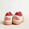 Damen-Sneaker Ball Star  Wishes aus weißem Leder mit rotem Stern und Fersenlasche