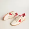 Damen-Sneaker Ball Star  Wishes aus weißem Leder mit rotem Stern und Fersenlasche