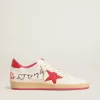 Damen-Sneaker Ball Star  Wishes aus weißem Leder mit rotem Stern und Fersenlasche