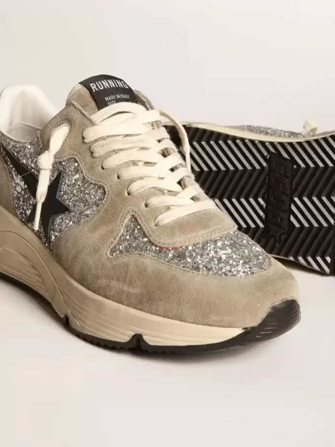 Damen-Sneaker „Running Sole” in Silberglitzer und taubengrauem Wildleder