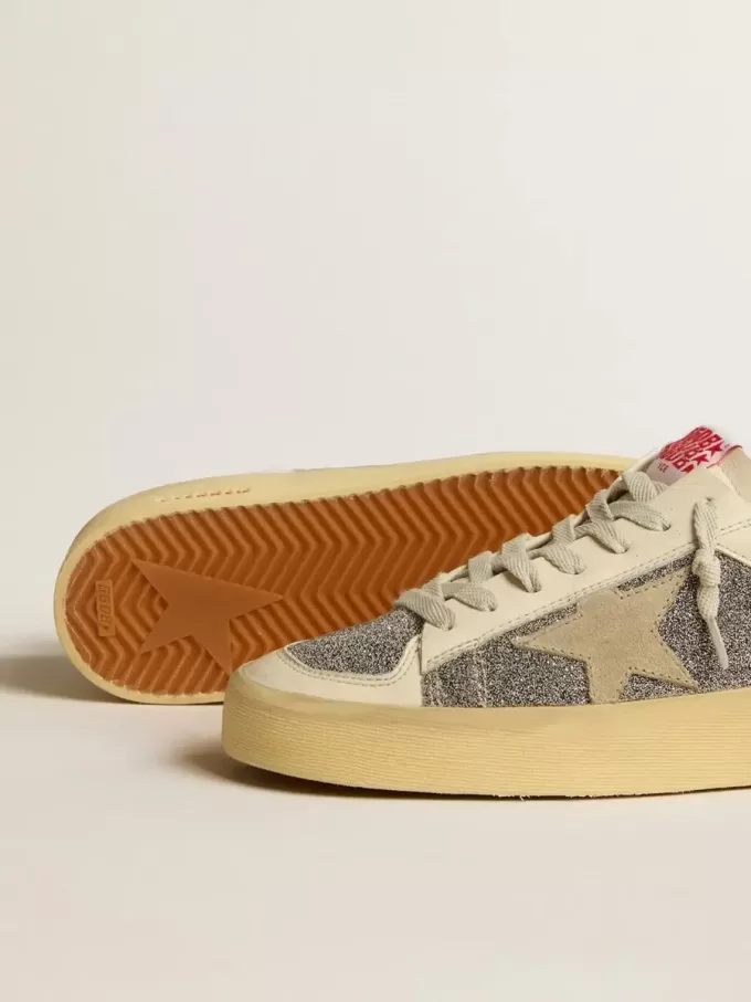 Damen-Stardan aus Wildleder mit sandfarbenem Stern und silbernen Swarovski-Kristalleinsätzen