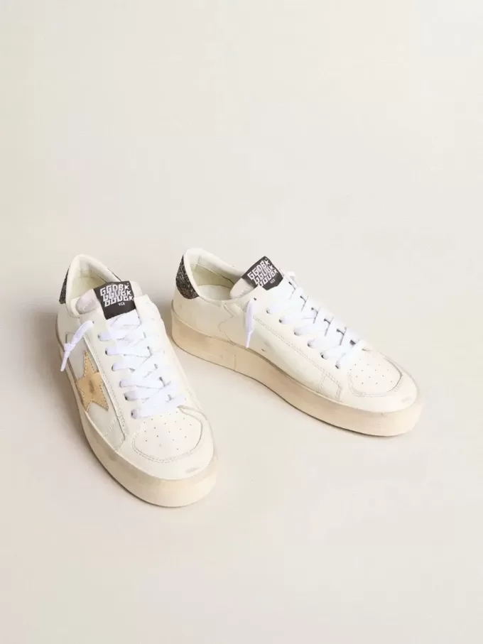 Damen-Stardan mit goldenem Stern und glitzernder Fersenlasche