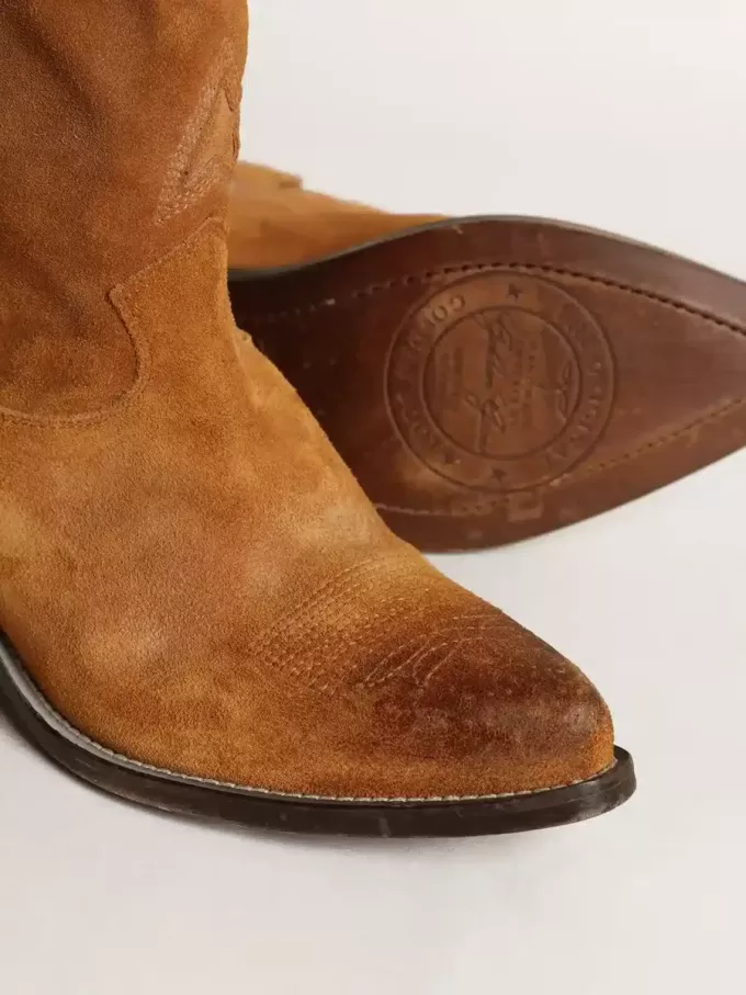 Damen-Stiefeletten aus tabakfarbenem Wildleder mit eingearbeitetem Stern