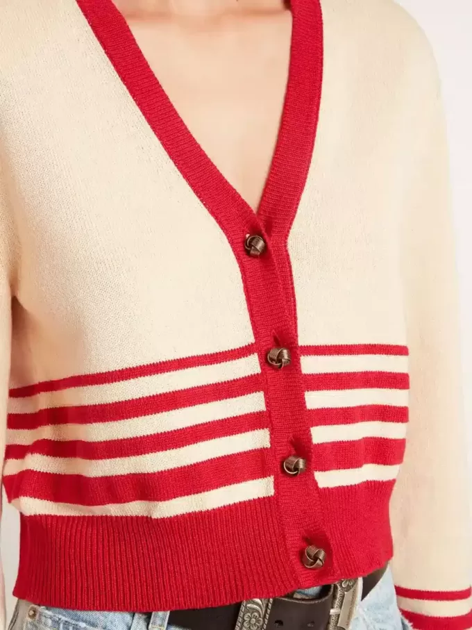 Damen-Strickjacke in Creme mit roten Streifen