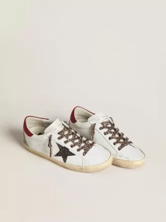 Damen-Super-Star aus Nappa mit Glitzerstern und rotem Nappa-Fersenriemen Damen-Super-Star aus Nappa mit Glitzerstern und rotem Nappa-Fersenriemen