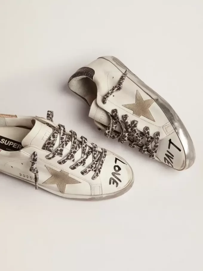 Damen-Super-Star aus weißem Leder mit grauem Wildlederstern Damen-Super-Star aus weißem Leder mit grauem Wildlederstern