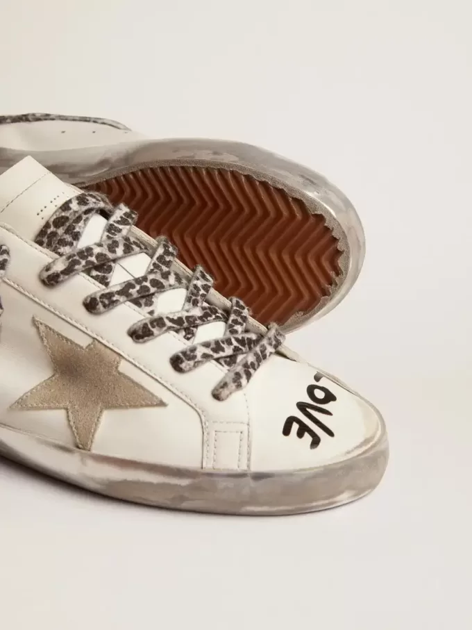 Damen-Super-Star aus weißem Leder mit grauem Wildlederstern Damen-Super-Star aus weißem Leder mit grauem Wildlederstern