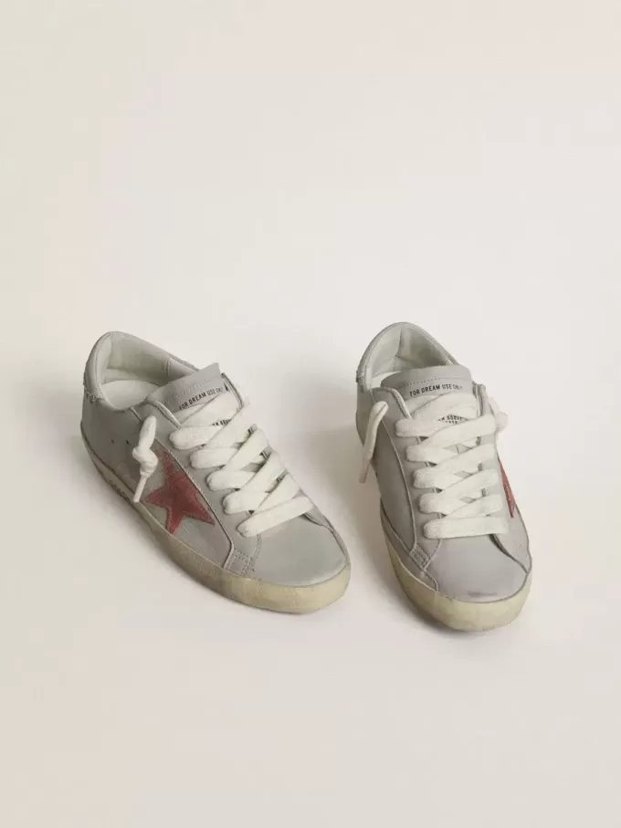 Damen-Super-Star LTD aus grauem Leder mit ziegelrotem Wildlederstern