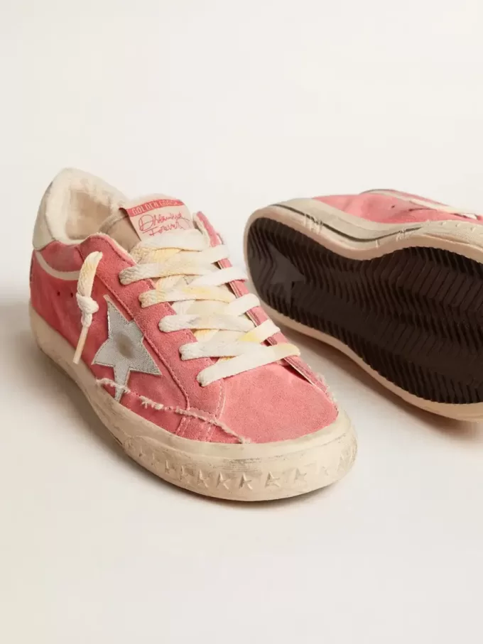 Damen-Super-Star LTD aus rotem Wildleder mit silbernem Stern und Lederlasche am Absatz Damen-Super-Star LTD aus rotem Wildleder mit silbernem Stern und Lederlasche am Absatz