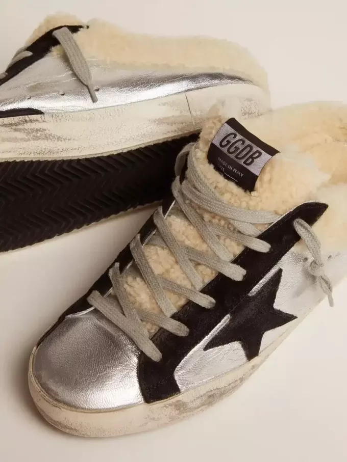 Damen-Super-Star-Sabot aus silbernem laminiertem Leder mit schwarzem Stern