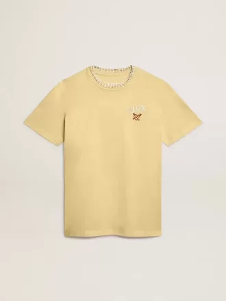 Damen-T-Shirt aus Baumwolljersey mit Stickerei am Halsausschnitt und auf der Brust Damen-T-Shirt aus Baumwolljersey mit Stickerei am Halsausschnitt und auf der Brust