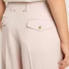 Damenhose aus rosa, maßgeschneidertem Wollstoff Damenhose aus rosa, maßgeschneidertem Wollstoff