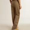 Damenhose aus taubengrauem, maßgeschneidertem Wollstoff Damenhose aus taubengrauem, maßgeschneidertem Wollstoff