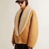 Damenjacke aus Schafsleder mit breitem Schaffellkragen Damenjacke aus Schafsleder mit breitem Schaffellkragen
