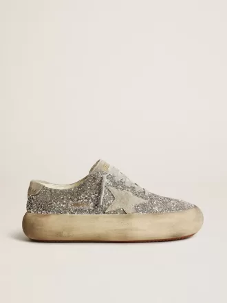 Damenmodell Space-Star in Silberglitter mit eisgrauem Stern