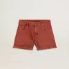 Damenshorts aus ziegelrotem Denim mit goldener Mediterraneo-Stickerei