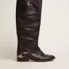 Damenstiefel aus schwarzem Leder mit Klammer an der Ferse Damenstiefel aus schwarzem Leder mit Klammer an der Ferse