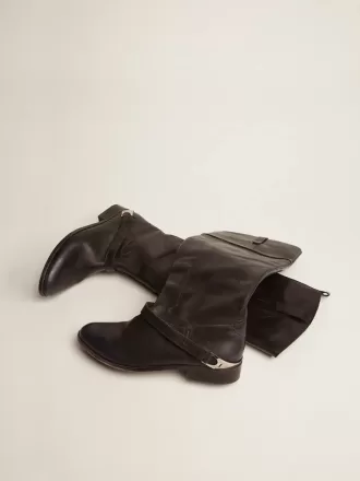 Damenstiefel aus schwarzem Leder mit Klammer an der Ferse