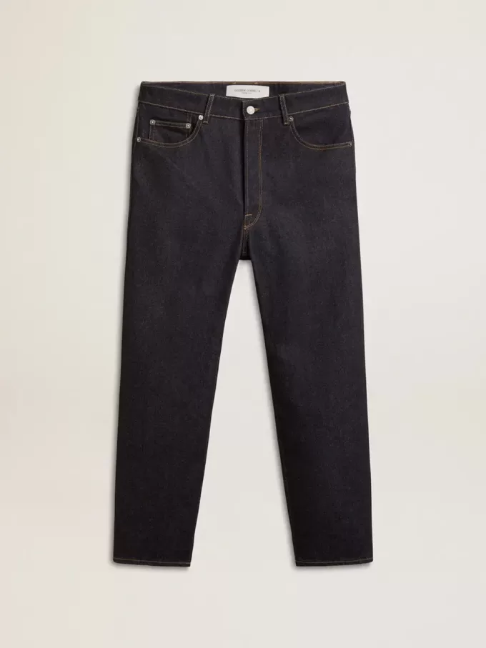 Dunkelblaue Herrenjeans aus einmal gewaschenem Denim