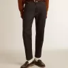 Dunkelblaue Herrenjeans aus einmal gewaschenem Denim
