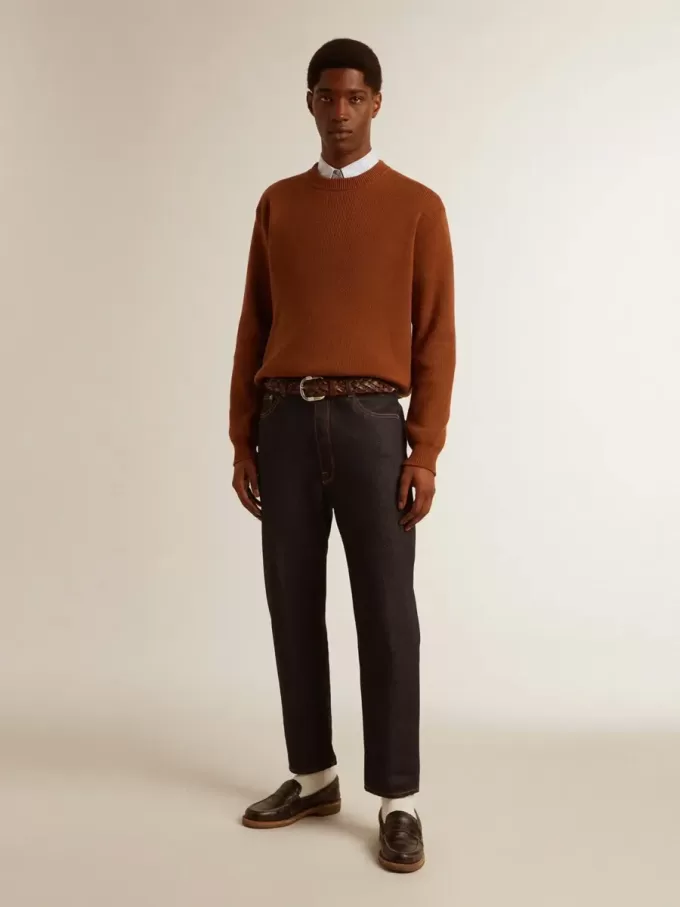 Dunkelblaue Herrenjeans aus einmal gewaschenem Denim