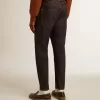Dunkelblaue Herrenjeans aus einmal gewaschenem Denim