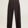 Dunkelblaue Herrenjeans mit weitem Bein aus einmal gewaschenem Denim