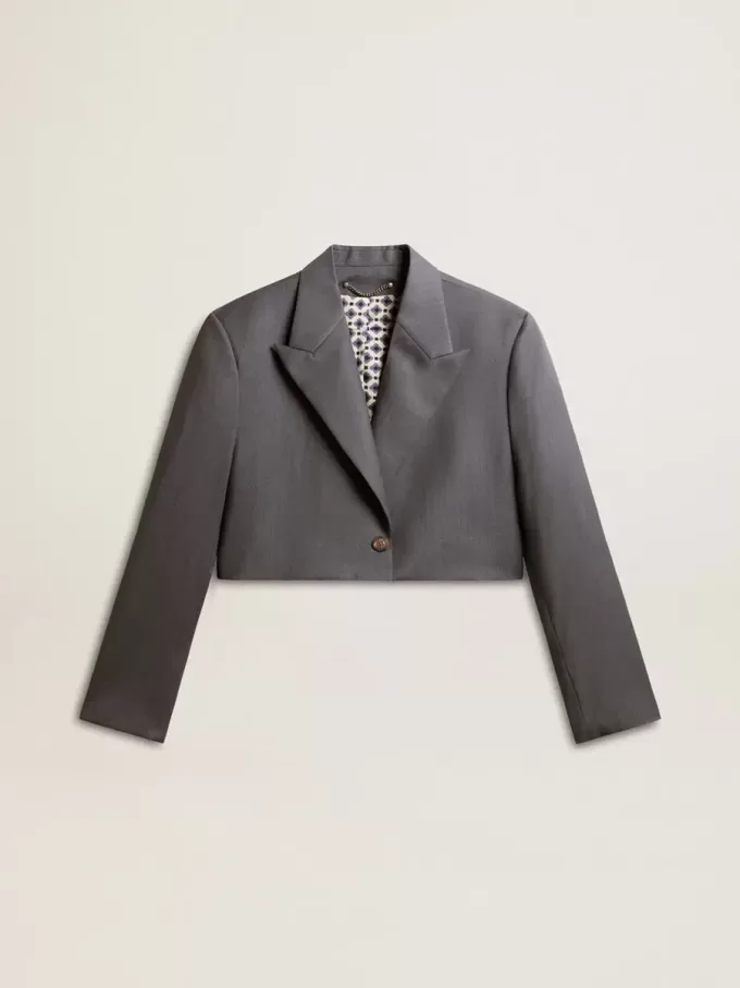 Einreihige, verkürzte Damenjacke aus babyblauer Wolle Einreihige, verkürzte Damenjacke aus babyblauer Wolle