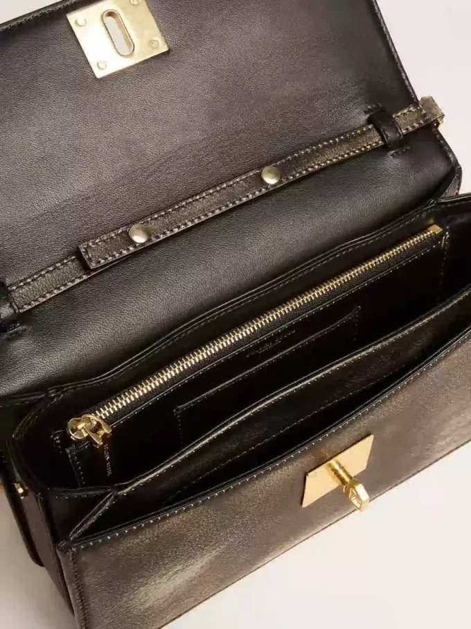 Gioia Tasche aus schwarzem Vintage-Leder mit goldenen Details