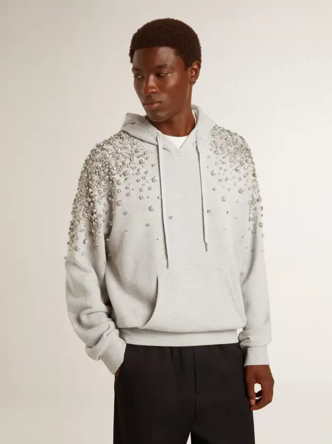 Graues Kapuzensweatshirt mit Kristallverzierung