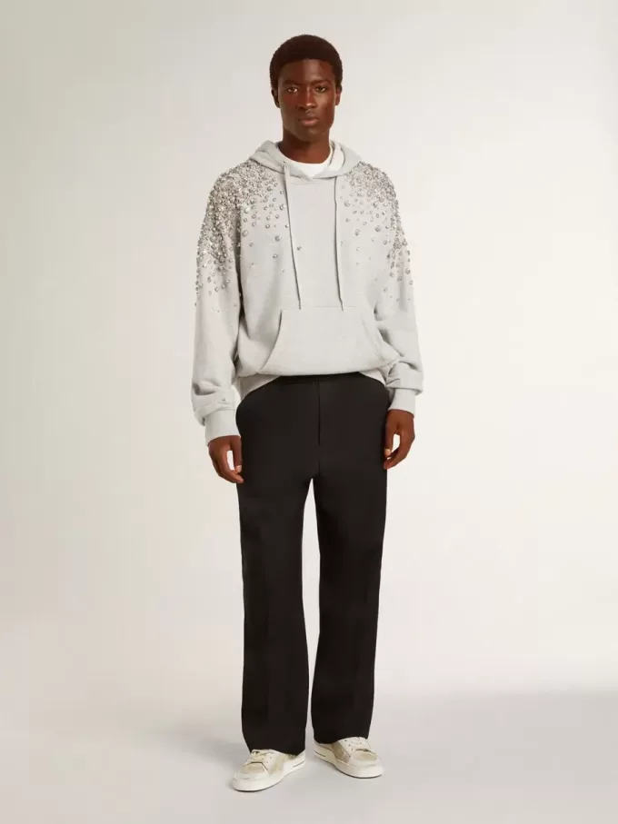 Graues Kapuzensweatshirt mit Kristallverzierung