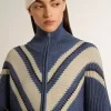 Hellblauer Jacquard-Wollpullover für Damen mit cremefarbenem Muster