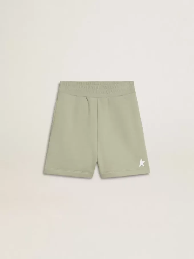 Hellgrüne Shorts mit weißem Stern
