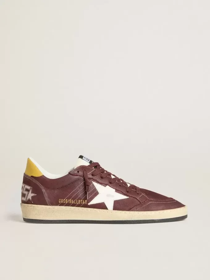 Herren-Ball Star aus schokoladenbraunem Nubukleder mit Lederstern und Fersenlasche Herren-Ball Star aus schokoladenbraunem Nubukleder mit Lederstern und Fersenlasche