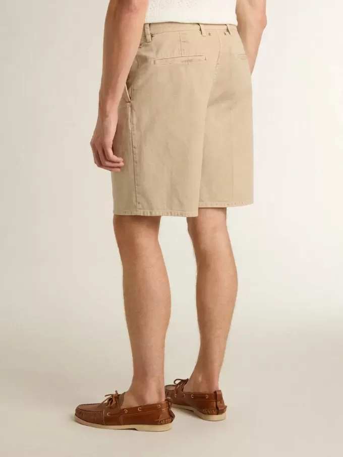 Herren-Bermudashorts aus beigem Denim mit Used-Look-Finish Herren-Bermudashorts aus beigem Denim mit Used-Look-Finish