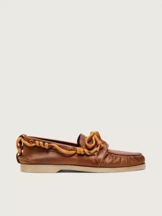 Herren-Cruise-Loafer aus tabakfarbenem Leder mit orangefarbenen Wanderschnürsenkeln