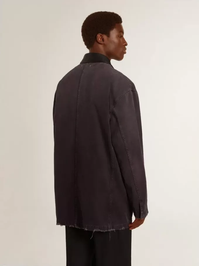 Herren-Jeansjacke mit Used-Details und Lederkragen