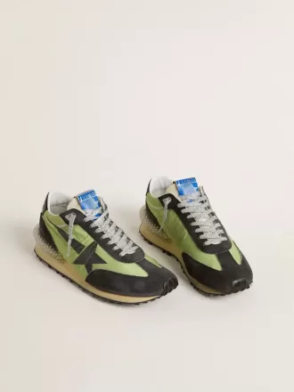 Herren-Marathon mit grünem Nylon-Obermaterial und schwarzem Stern