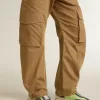 Herren-Marathon mit grünem Nylon-Obermaterial und schwarzem Stern
