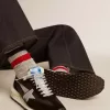 Herren-Marathon mit schwarzem Ripstop-Nylon-Obermaterial und silbernem Stern