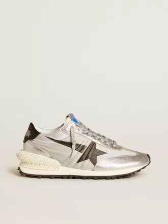 Herren-Marathon mit silbernem Ripstop-Nylon-Obermaterial und schwarzem Stern