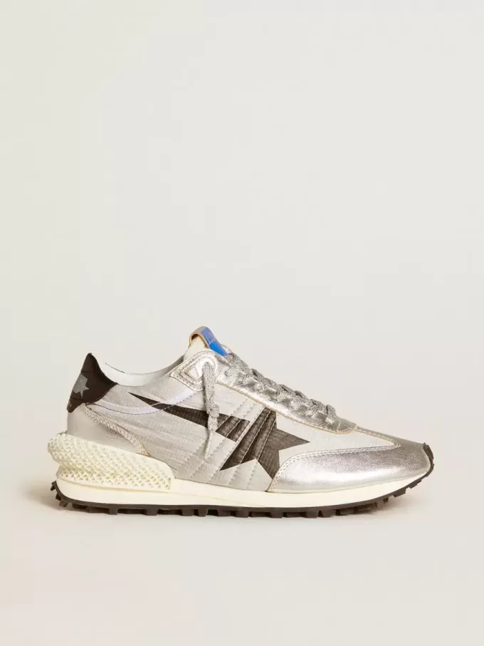 Herren-Marathon mit silbernem Ripstop-Nylon-Obermaterial und schwarzem Stern