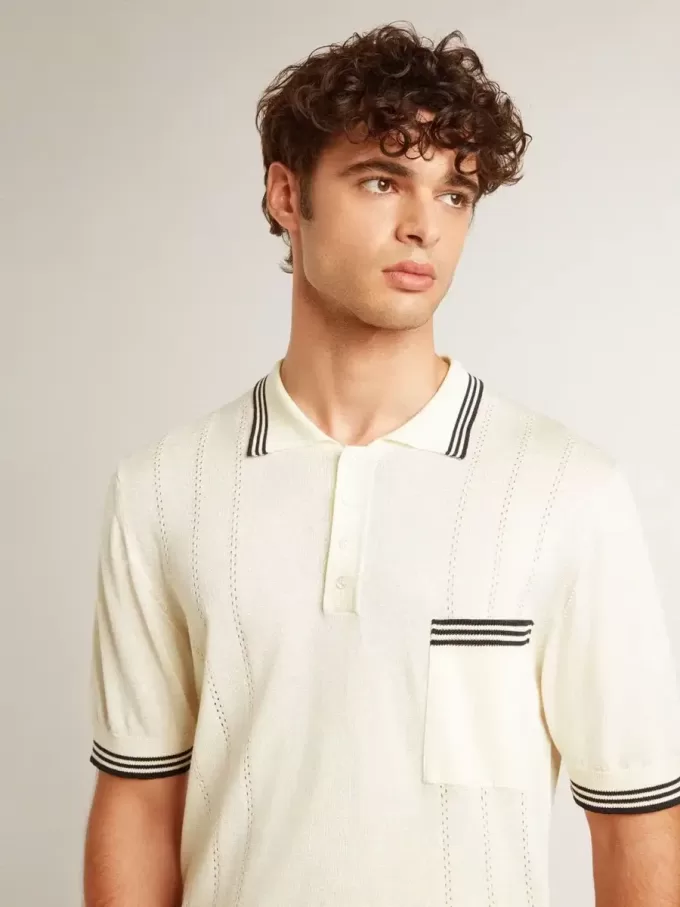 Herren-Polohemd in Used-Weiß mit blauen Rippbündchen