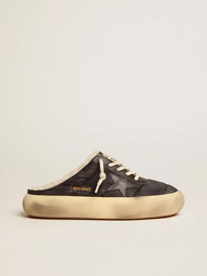 Herren-Sabot-Schuhe Space-Star aus gestepptem schwarzem Nylon mit Lammfellfutter