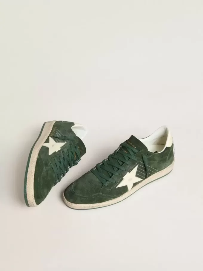 Herren-Sneaker „Ball Star” aus grünem Wildleder mit weißem Lederstern und Fersenlasche