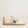 Herren-Sneaker „Ball Star” aus Nappaleder mit blauem Wildlederstern und Fersenlasche aus platinfarbenem Leder Herren-Sneaker „Ball Star” aus Nappaleder mit blauem Wildlederstern und Fersenlasche aus platinfarbenem Leder