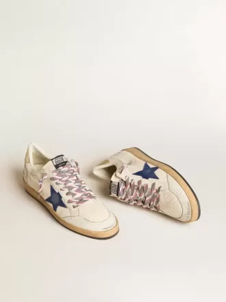 Herren-Sneaker „Ball Star” aus Nappaleder mit blauem Wildlederstern und Fersenlasche aus platinfarbenem Leder